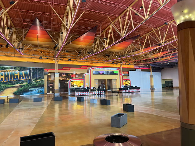 Great Lakes Crossing Outlets - Aug 7 2022 Photo (newer photo)